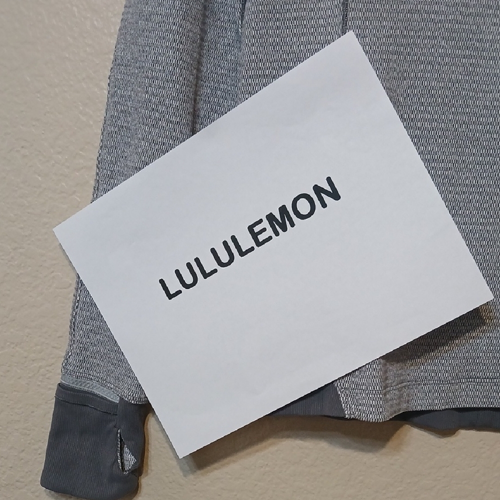 LULULEMON SPORTS TOP - Picture 2 of 11